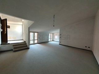 Trilocale in Vendita a Cremona, 310'000€, 113 m², con Box