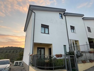 Villetta a schiera in Vendita a Castelnuovo Cilento, zona Velina , 139'000&euro;, 120 m², arredato