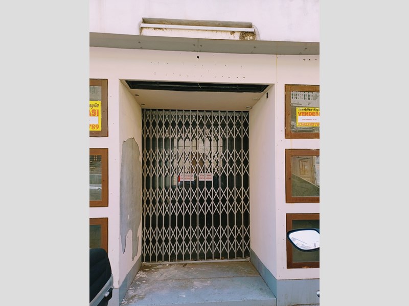 Negozio in Affitto a Messina, zona Centrale, 1'200€, 165 m²