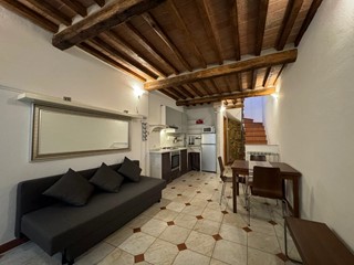 Casa Indipendente in Affitto a Pietrasanta, 1'300€, 70 m², arredato
