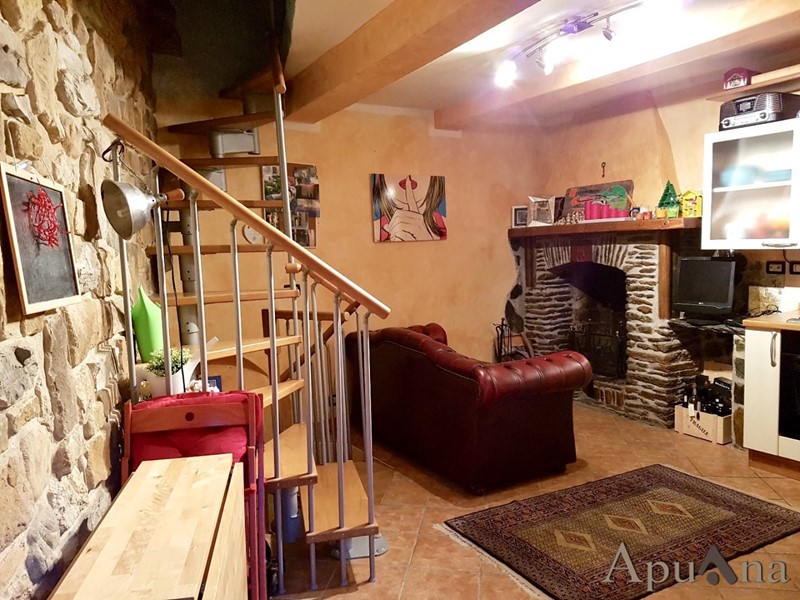 Casa Indipendente in Vendita a Massa, zona Altagnana, 70'000&euro;, 60 m², arredato