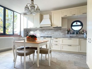 Villa in Vendita a San Giuliano Terme, zona Pappiana, 420'000€, 170 m²