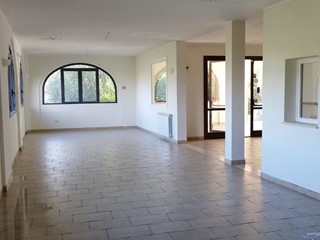 Casa Indipendente in Vendita a Cinigiano, zona Sasso D'ombrone, 350'000€, 400 m², con Box