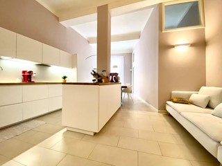 Trilocale in Vendita a Massa, 260'000€, 90 m², arredato