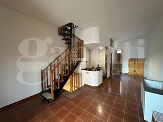 Casa Indipendente in Vendita a Canosa di Puglia, 100 m²