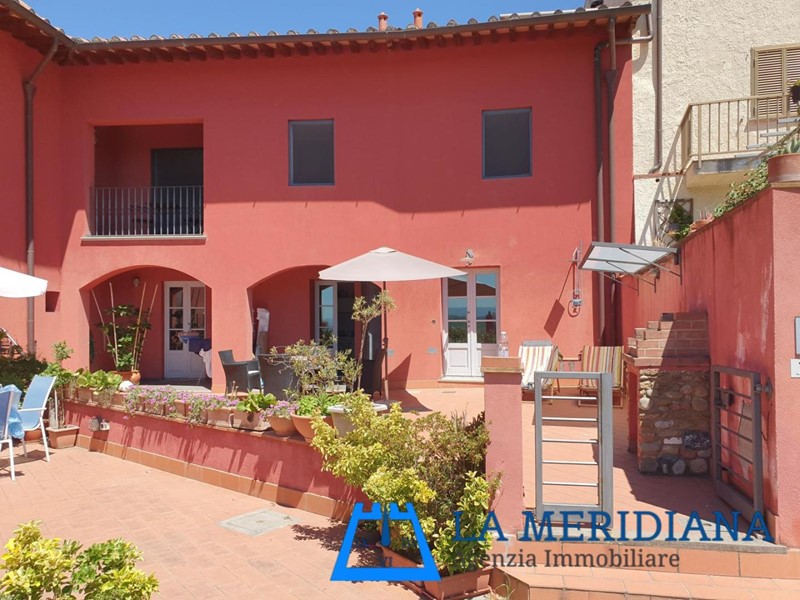 Casa Indipendente in Vendita a Lamporecchio, 299'000€, 150 m²