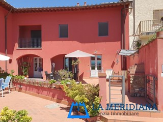 Casa Indipendente in Vendita a Lamporecchio, 299'000€, 150 m²
