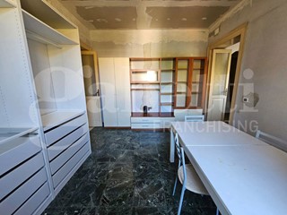 Quadrilocale in Vendita a Messina, 120'000€, 135 m²