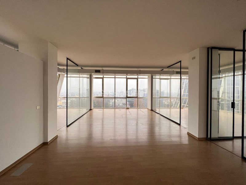 Ufficio in Affitto a Modena, 1'500&euro;, 150 m²