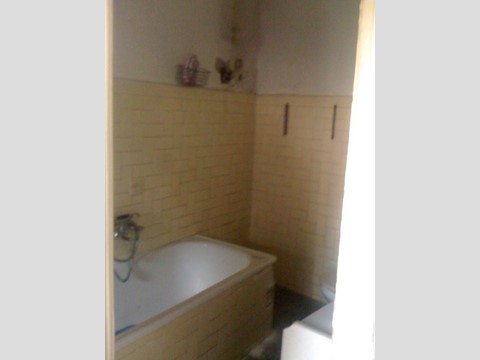 Casa Semi Indipendente in Vendita a Massarosa, zona Bozzano, 60'000€, 140 m²