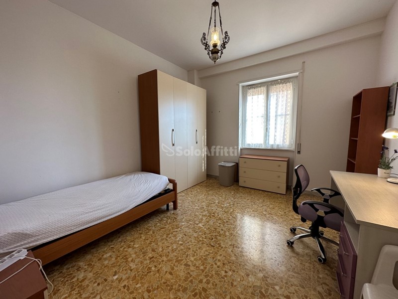 Stanza in Affitto a Latina, 300€, 15 m², arredato