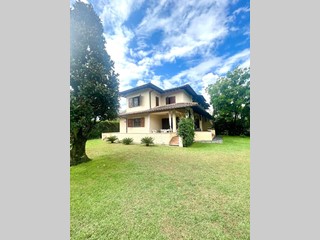 Villa bifamiliare in Affitto a Forte dei Marmi, 17'000€, 130 m², arredato