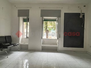 Ufficio in Affitto a Cassino, 500€, 67 m²