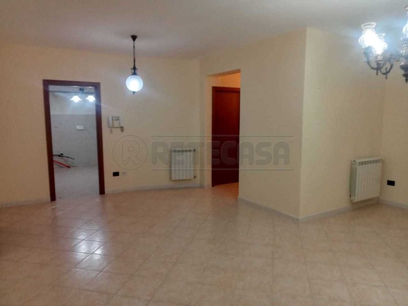Appartamento in Vendita a Campobello di Mazara, 74'000€, 125 m², con Box