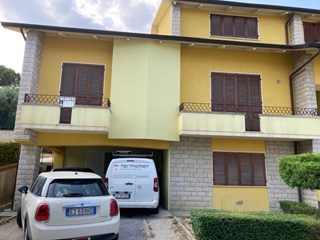 Appartamento in Vendita a Cartoceto, zona Lucrezia, 165'000€, 130 m²