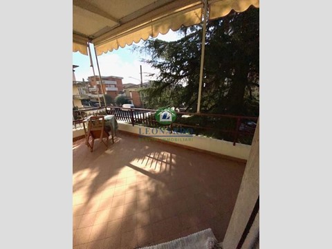 Appartamento in Vendita a Montecatini Terme, 210'000€, 130 m², arredato, con Box