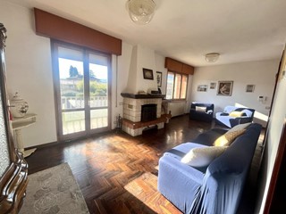 Appartamento in Vendita a Barga, 155'000&euro;, 100 m²