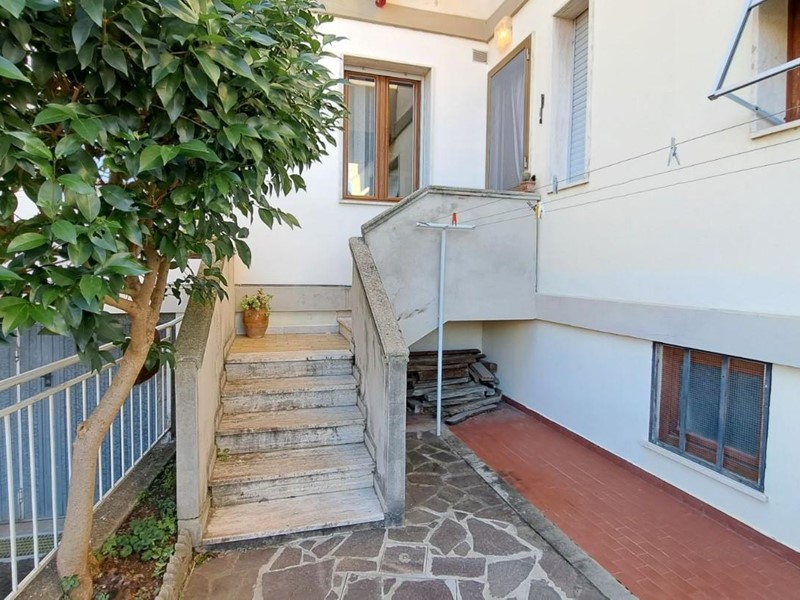 Trilocale in Vendita a Rosignano Marittimo, zona Rosignano Solvay, 135'000€, 70 m², con Box