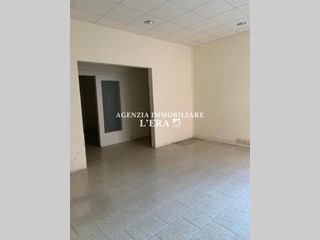 Laboratorio in Affitto a Pontedera, 550€, 116 m²