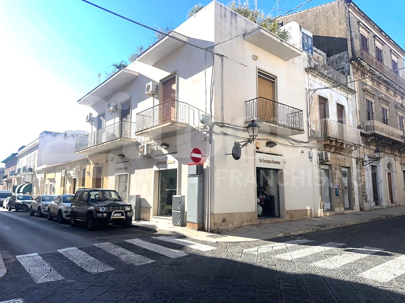 Negozio in Vendita a Avola, 180'000€, 70 m²