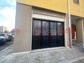 Box in Vendita a Taranto, 42'500€, 57 m²