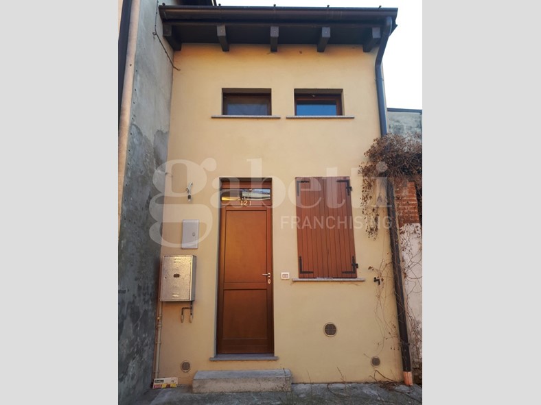 Casa Indipendente in Vendita a Senna Lodigiana, 39'000€, 50 m², arredato