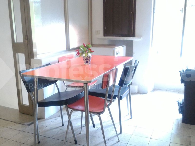 Casa Indipendente in Vendita a San Pietro Avellana, 28'000€, 83 m², arredato