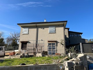 Casa Semi Indipendente in Vendita a Pennabilli, zona Soanne, 150'000&euro;, 240 m²