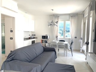 Appartamento in Affitto a Alassio, 2'000€, 111 m², arredato