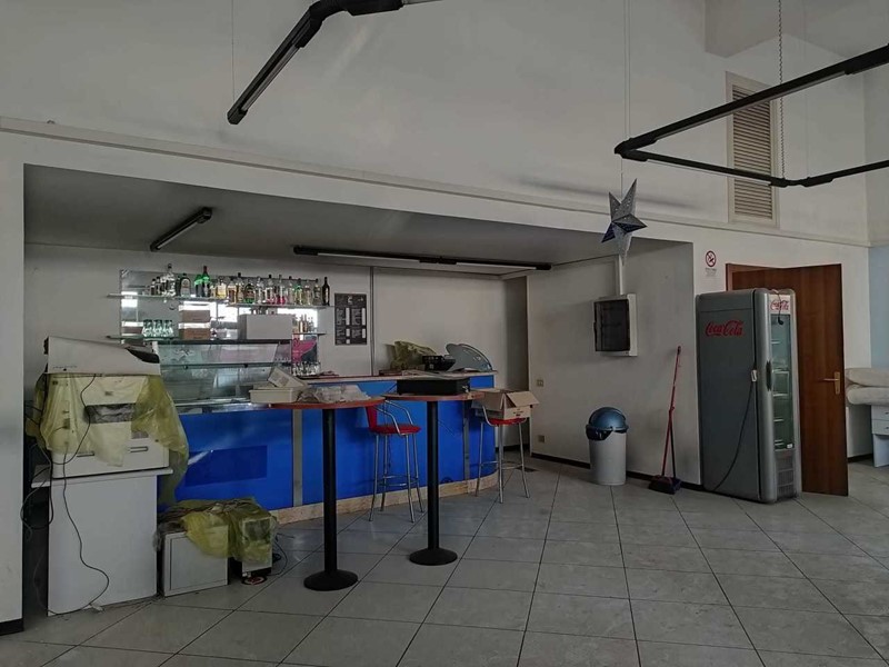 Immobile commerciale in Vendita a Amelia, 85'000€, 120 m²