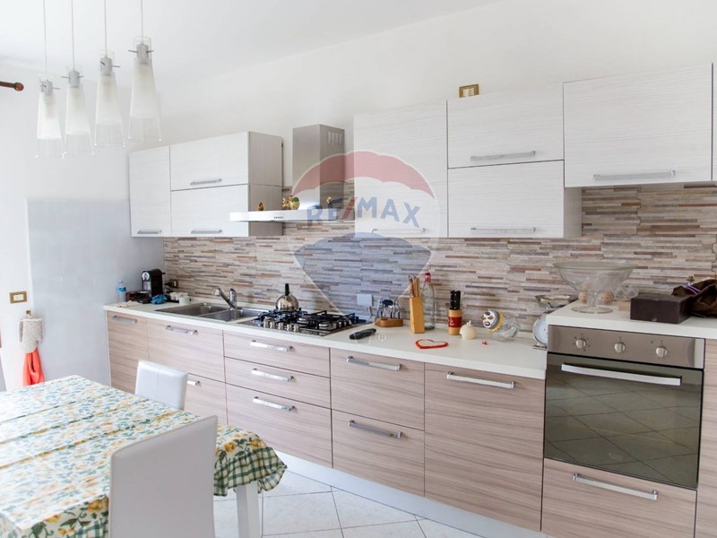 Trilocale in Vendita a Giardini Naxos, zona Chianchitta, 130'000€, 77 m²