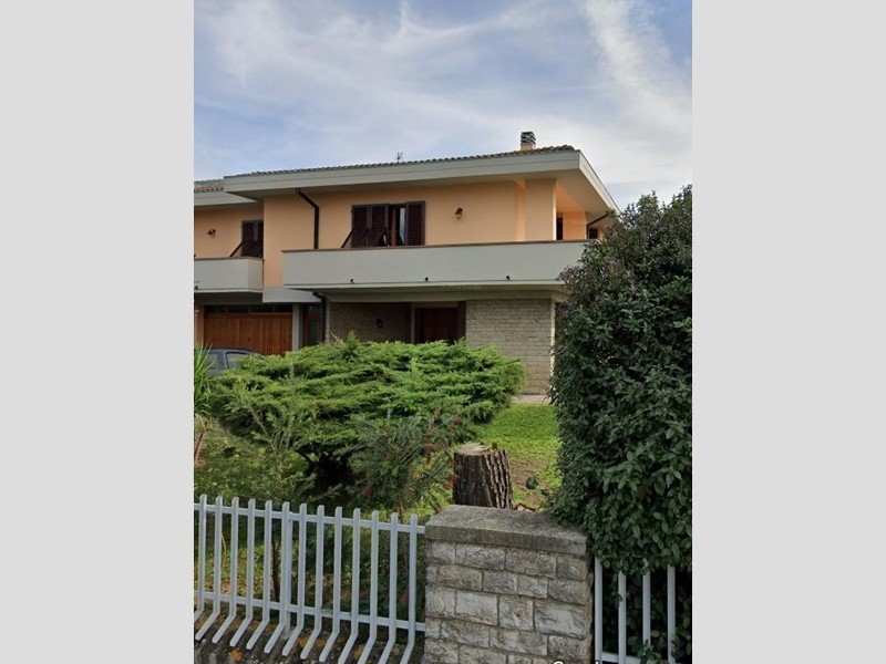 Appartamento in Vendita a Santa Croce sull'Arno, 339'000€, 230 m², arredato