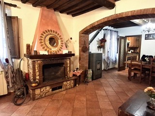 Casa Indipendente in Vendita a San Giuliano Terme, zona Orzignano, 249'000€, 140 m², arredato