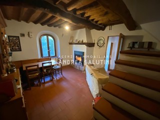 Casa Indipendente in Vendita a Casciana Terme Lari, zona Lari, 135'000€, 193 m², con Box
