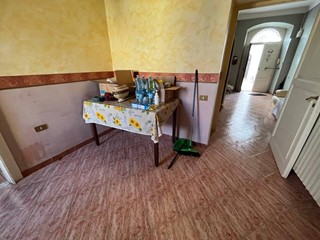 Appartamento in Vendita a Catanzaro, 79'000&euro;, 180 m²