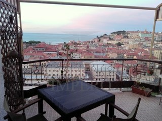 Quadrilocale in Vendita a Ventimiglia, zona San Secondo, 240'000€, 100 m², con Box