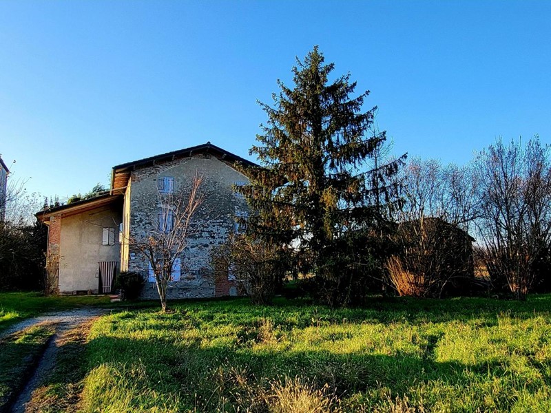 Casa Indipendente in Vendita a Sissa Trecasali, zona San Quirico, 145'000€, 320 m²