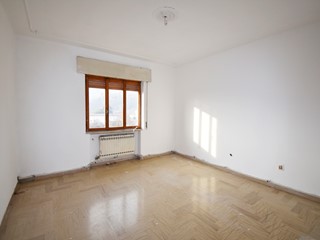 Appartamento in Vendita a Chiampo, 90'000&euro;, 94 m², con Box