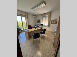 Appartamento in Vendita a Sarzana, 250'000€, 160 m²