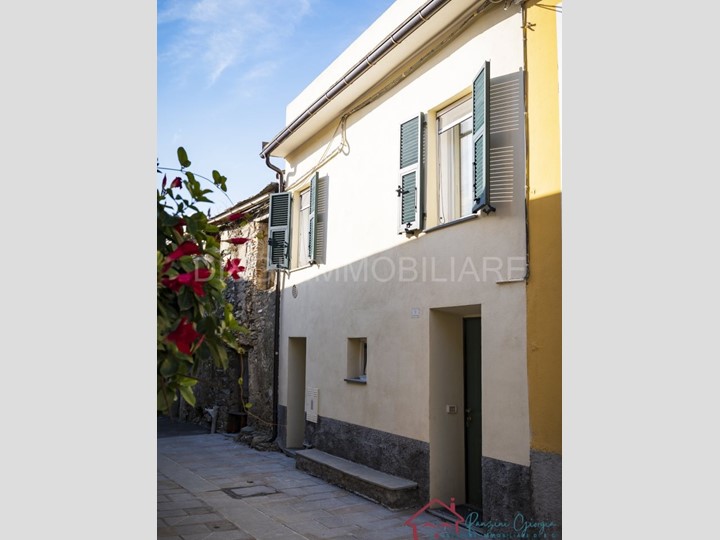 Casa Semi Indipendente in Vendita a Onzo, 79'000€, 80 m²