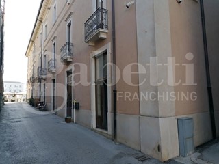 Negozio in Vendita a L'Aquila, 130'000&euro;, 55 m²