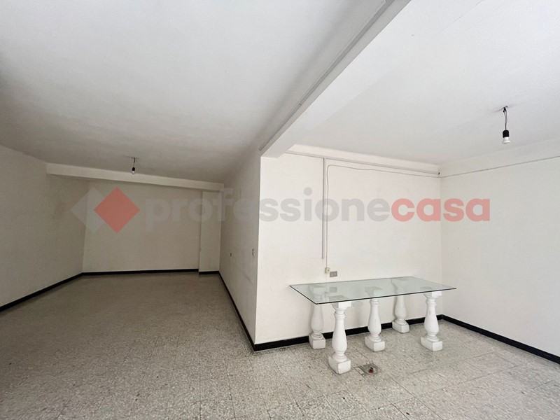 Negozio in Vendita a Manduria, 109'000€, 93 m²