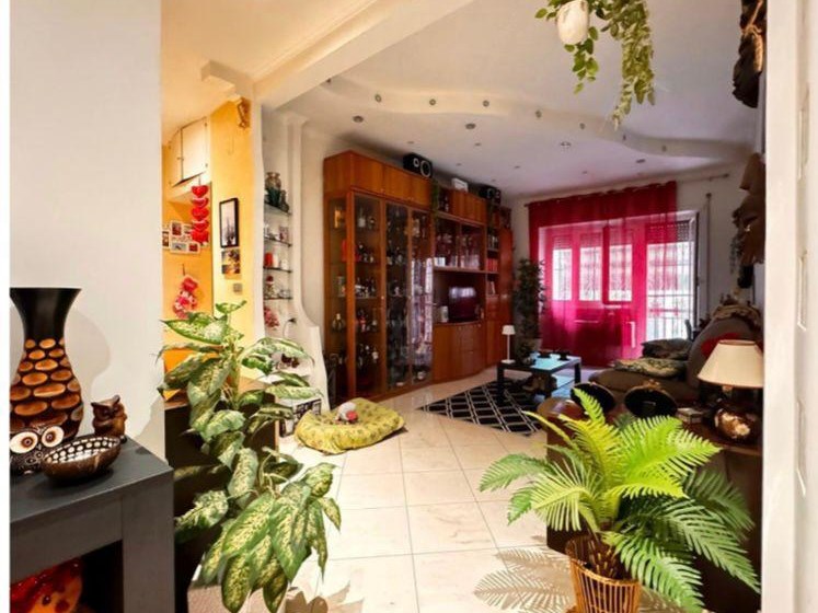 Trilocale in Vendita a Roma, zona portuense magliana, 235'000€, 75 m², arredato