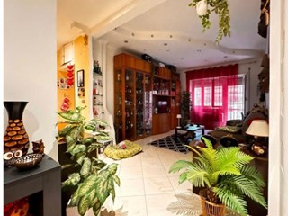 Trilocale in Vendita a Roma, zona portuense magliana, 235'000€, 75 m², arredato
