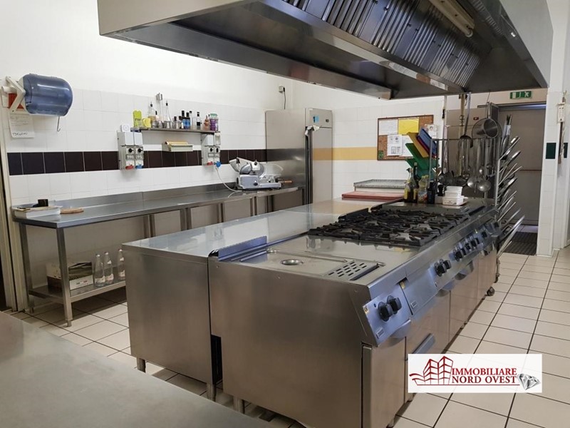 Negozio in Vendita a Magenta, 330'000€, 400 m²