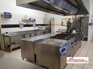 Negozio in Vendita a Magenta, 330'000€, 400 m²