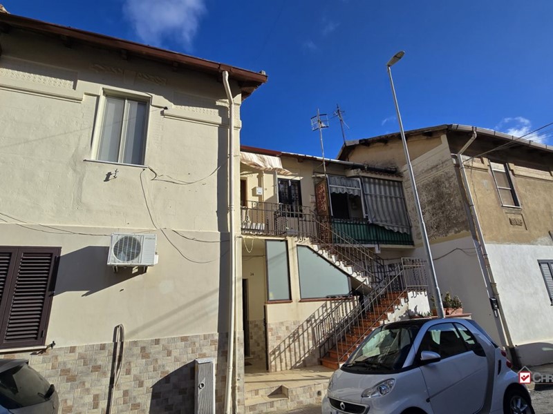Trilocale in Vendita a Messina, 95'000&euro;, 70 m²