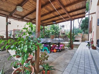 Trilocale in Vendita a Suvereto, 206'000€, 79 m², arredato, con Box