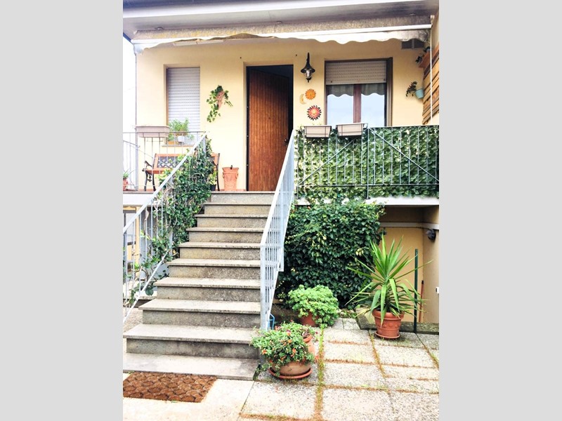 Trilocale in Vendita a Calcinaia, zona Oltrarno, 110'000€, 55 m², arredato, con Box