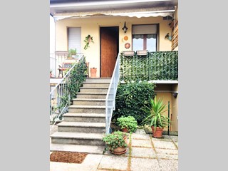 Trilocale in Vendita a Calcinaia, zona Oltrarno, 110'000€, 55 m², arredato, con Box